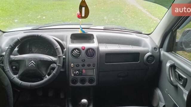 Білий Сітроен Берлінго, об'ємом двигуна 2 л та пробігом 263 тис. км за 3800 $, фото 2 на Automoto.ua