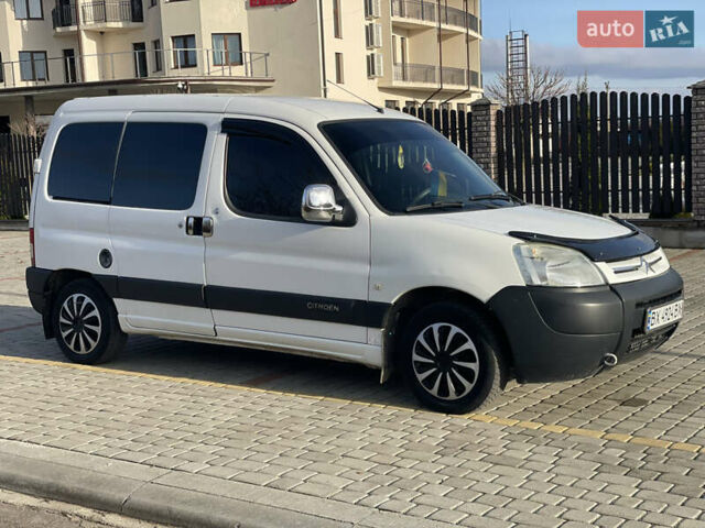 Белый Ситроен Берлинго, объемом двигателя 2 л и пробегом 263 тыс. км за 4400 $, фото 6 на Automoto.ua