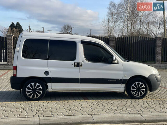 Белый Ситроен Берлинго, объемом двигателя 2 л и пробегом 263 тыс. км за 4400 $, фото 7 на Automoto.ua