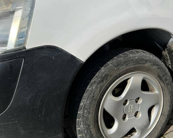 Ситроен Берлинго 2006 в Стрые на Automoto.ua Белый Ситроен Берлинго, объемом двигателя 1.9 л и пробегом 246 тыс. км за 4100 $, фото 21 на Automoto.ua