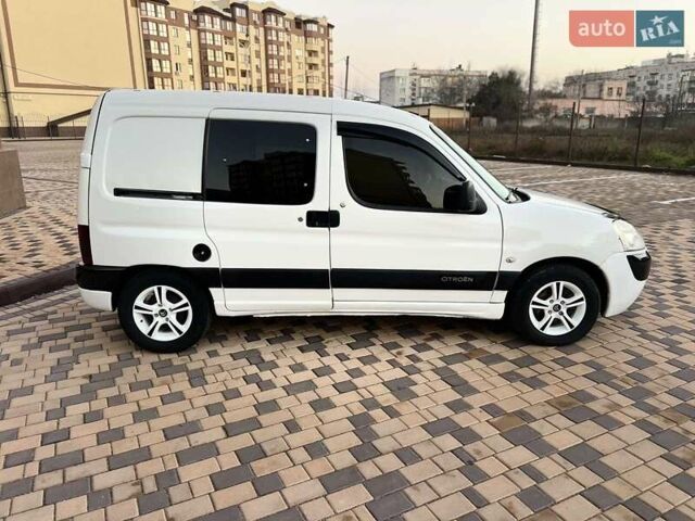 Белый Ситроен Берлинго, объемом двигателя 2 л и пробегом 345 тыс. км за 2999 $, фото 2 на Automoto.ua