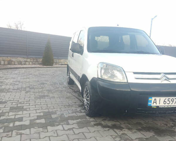 Белый Ситроен Берлинго, объемом двигателя 1.36 л и пробегом 280 тыс. км за 3000 $, фото 10 на Automoto.ua
