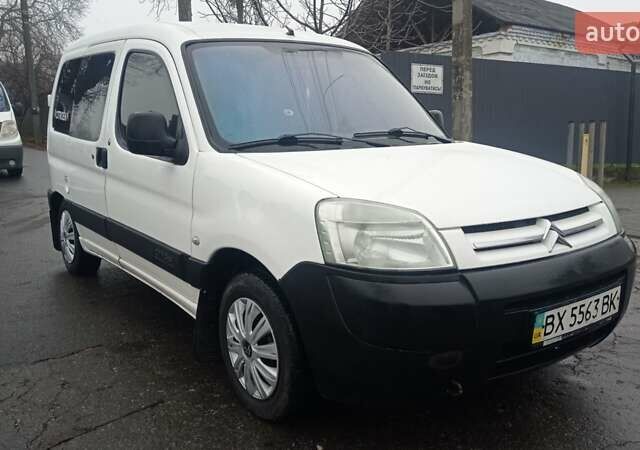 Белый Ситроен Берлинго, объемом двигателя 1.87 л и пробегом 303 тыс. км за 3550 $, фото 11 на Automoto.ua