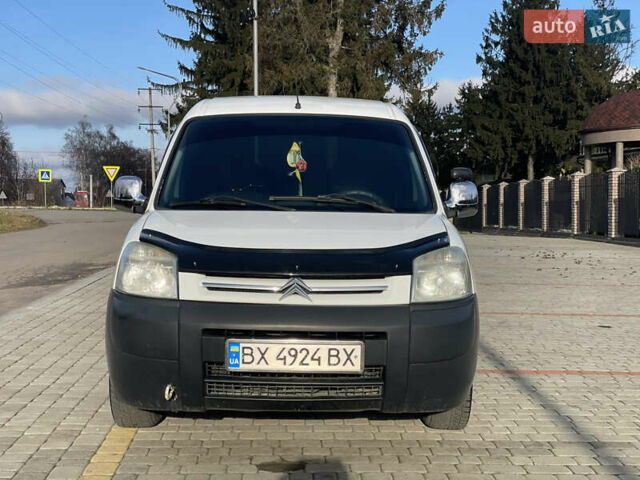 Белый Ситроен Берлинго, объемом двигателя 2 л и пробегом 263 тыс. км за 4400 $, фото 3 на Automoto.ua