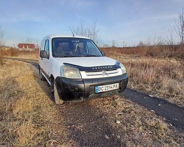 Белый Ситроен Берлинго, объемом двигателя 1.56 л и пробегом 300 тыс. км за 2850 $, фото 1 на Automoto.ua