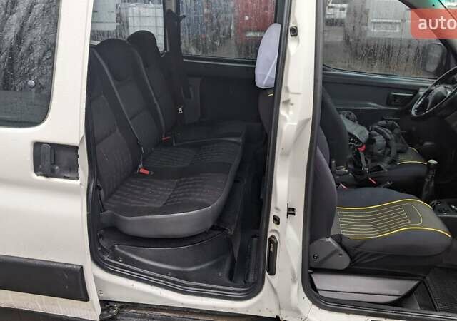 Белый Ситроен Берлинго, объемом двигателя 1.87 л и пробегом 413 тыс. км за 3300 $, фото 3 на Automoto.ua