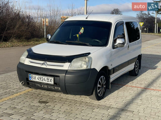 Белый Ситроен Берлинго, объемом двигателя 2 л и пробегом 263 тыс. км за 4400 $, фото 2 на Automoto.ua