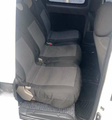 Белый Ситроен Берлинго, объемом двигателя 1.87 л и пробегом 303 тыс. км за 3550 $, фото 24 на Automoto.ua