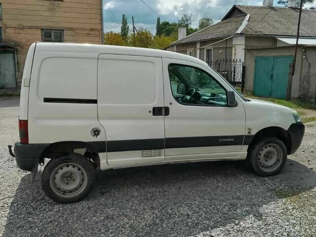 Белый Ситроен Берлинго, объемом двигателя 1.9 л и пробегом 300 тыс. км за 3490 $, фото 1 на Automoto.ua