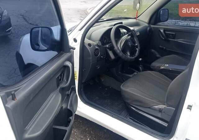 Белый Ситроен Берлинго, объемом двигателя 1.87 л и пробегом 303 тыс. км за 3550 $, фото 17 на Automoto.ua