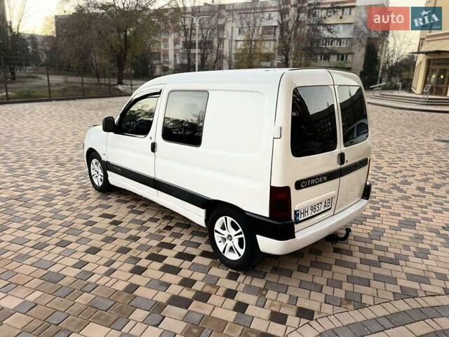Белый Ситроен Берлинго, объемом двигателя 2 л и пробегом 345 тыс. км за 2999 $, фото 6 на Automoto.ua