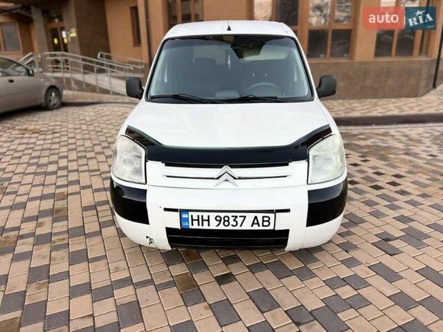 Белый Ситроен Берлинго, объемом двигателя 2 л и пробегом 345 тыс. км за 2999 $, фото 3 на Automoto.ua