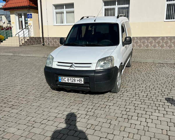 Ситроен Берлинго 2006 в Стрые на Automoto.ua Белый Ситроен Берлинго, объемом двигателя 1.9 л и пробегом 246 тыс. км за 4100 $, фото 17 на Automoto.ua