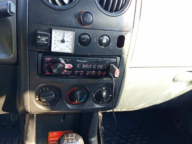 Білий Сітроен Берлінго, об'ємом двигуна 1.4 л та пробігом 185 тис. км за 2700 $, фото 4 на Automoto.ua