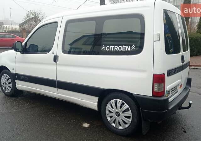 Белый Ситроен Берлинго, объемом двигателя 1.87 л и пробегом 303 тыс. км за 3550 $, фото 6 на Automoto.ua