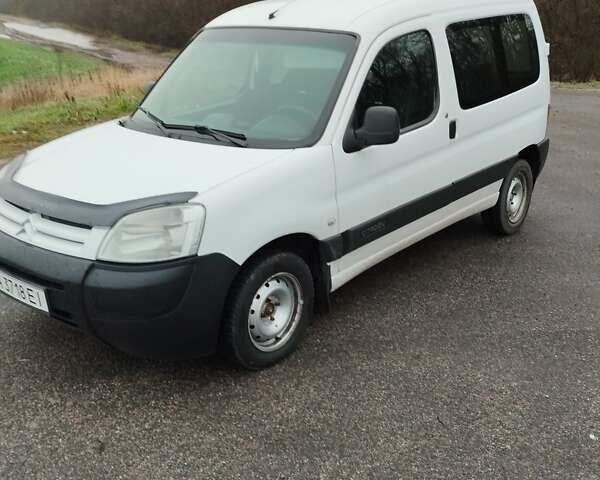 Білий Сітроен Берлінго, об'ємом двигуна 2 л та пробігом 151 тис. км за 4200 $, фото 6 на Automoto.ua