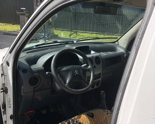 Білий Сітроен Берлінго, об'ємом двигуна 1.6 л та пробігом 227 тис. км за 1999 $, фото 5 на Automoto.ua