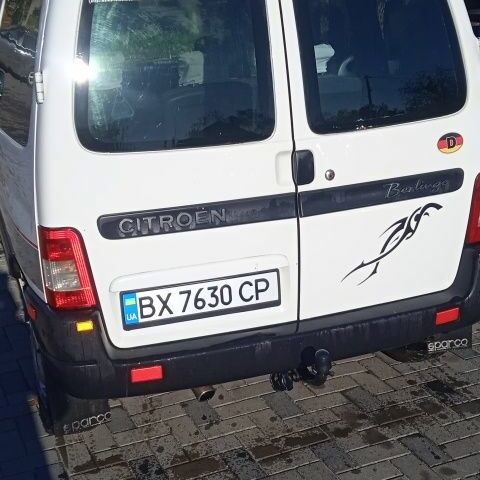 Белый Ситроен Берлинго, объемом двигателя 1.6 л и пробегом 200 тыс. км за 4300 $, фото 4 на Automoto.ua