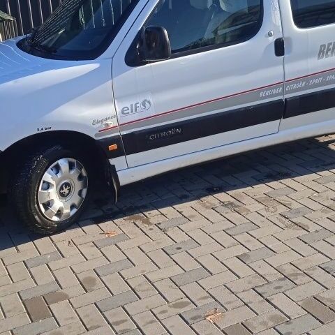 Белый Ситроен Берлинго, объемом двигателя 1.6 л и пробегом 200 тыс. км за 4300 $, фото 6 на Automoto.ua