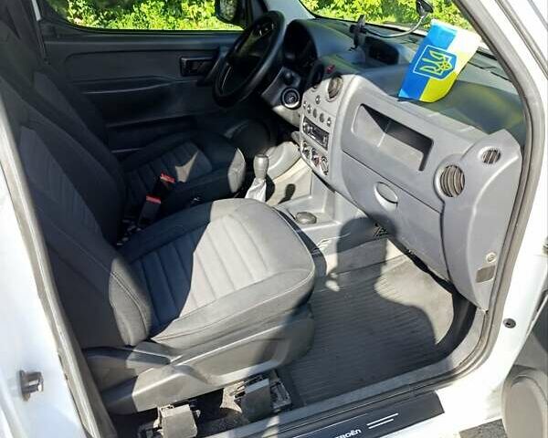 Белый Ситроен Берлинго, объемом двигателя 1.56 л и пробегом 364 тыс. км за 4100 $, фото 14 на Automoto.ua