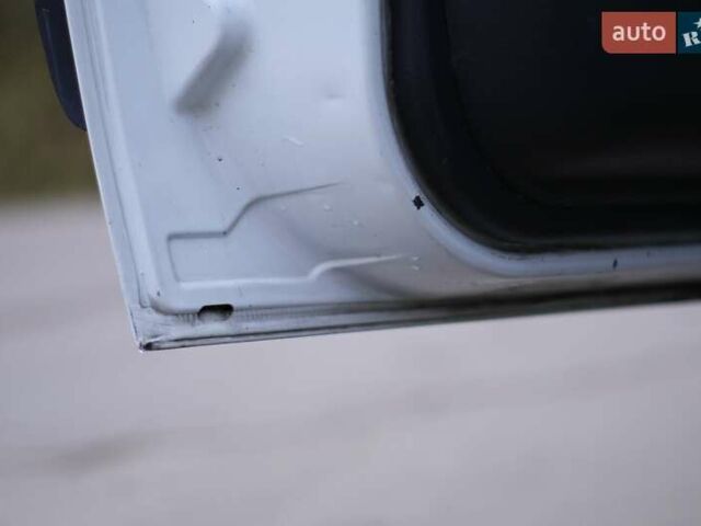 Белый Ситроен Берлинго, объемом двигателя 1.6 л и пробегом 260 тыс. км за 3300 $, фото 4 на Automoto.ua