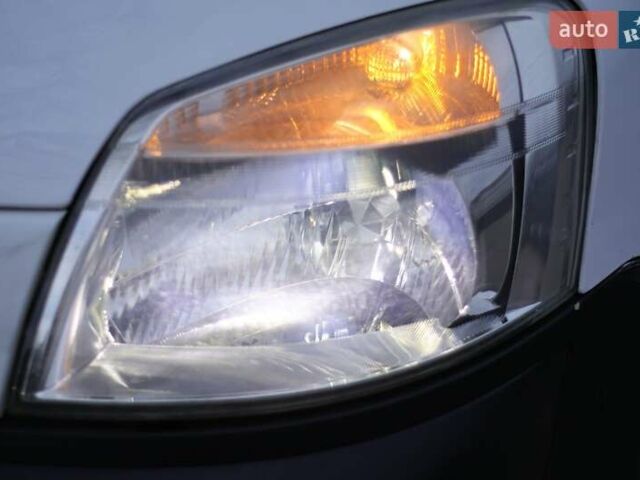 Белый Ситроен Берлинго, объемом двигателя 1.6 л и пробегом 260 тыс. км за 3300 $, фото 6 на Automoto.ua