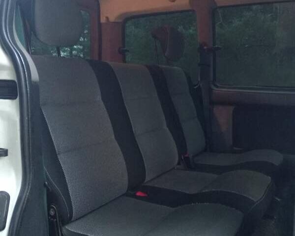 Белый Ситроен Берлинго, объемом двигателя 2 л и пробегом 257 тыс. км за 3700 $, фото 3 на Automoto.ua