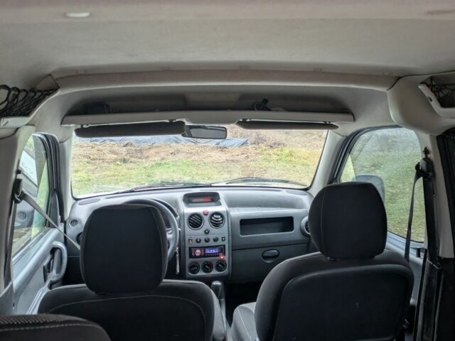 Білий Сітроен Берлінго, об'ємом двигуна 2 л та пробігом 256 тис. км за 4200 $, фото 2 на Automoto.ua