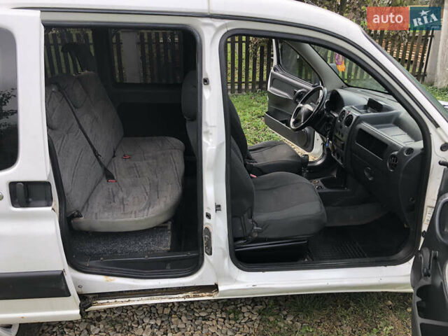 Белый Ситроен Берлинго, объемом двигателя 1.56 л и пробегом 356 тыс. км за 2700 $, фото 5 на Automoto.ua