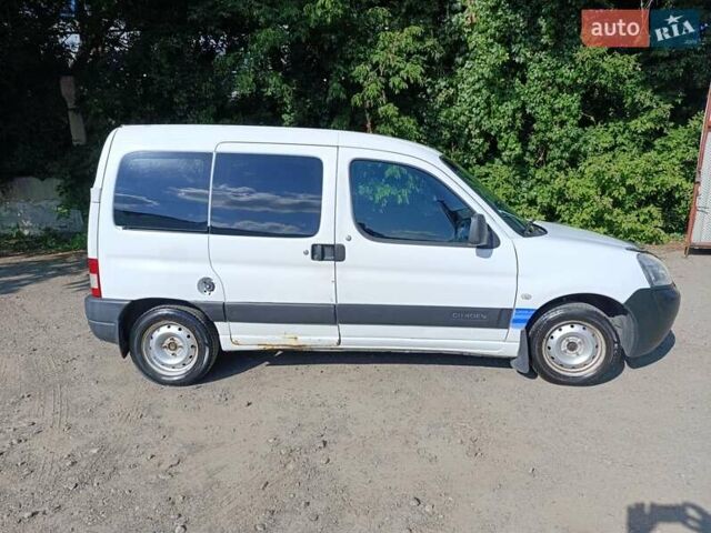 Белый Ситроен Берлинго, объемом двигателя 1.56 л и пробегом 364 тыс. км за 4100 $, фото 20 на Automoto.ua