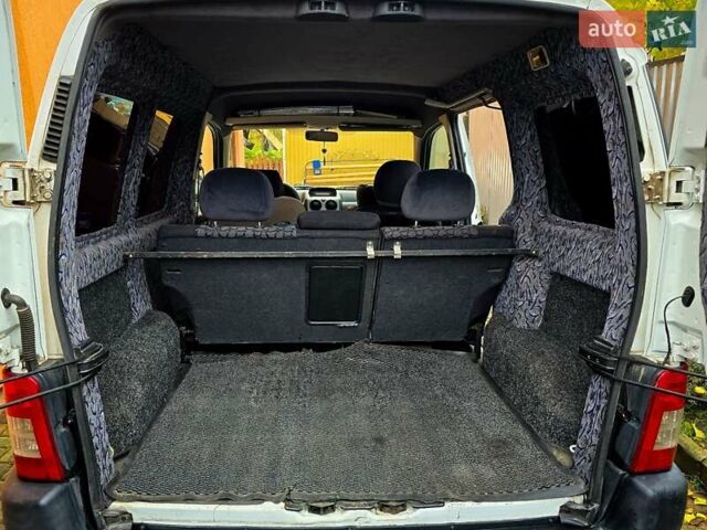 Белый Ситроен Берлинго, объемом двигателя 1.6 л и пробегом 260 тыс. км за 3300 $, фото 23 на Automoto.ua