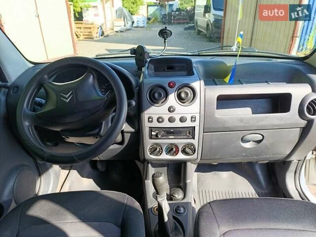 Белый Ситроен Берлинго, объемом двигателя 1.56 л и пробегом 364 тыс. км за 4100 $, фото 12 на Automoto.ua