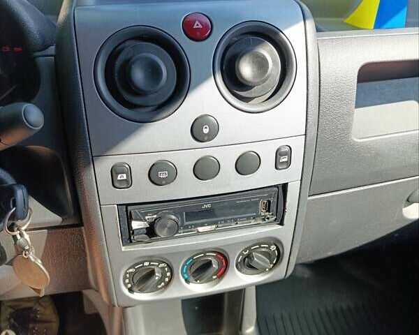 Белый Ситроен Берлинго, объемом двигателя 1.56 л и пробегом 364 тыс. км за 4100 $, фото 11 на Automoto.ua