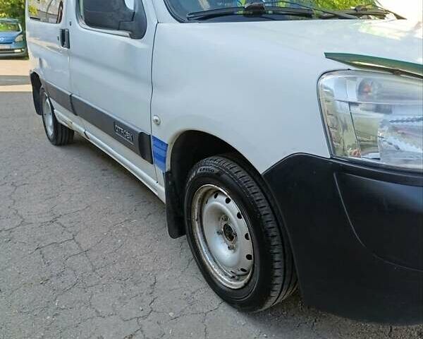 Белый Ситроен Берлинго, объемом двигателя 1.56 л и пробегом 364 тыс. км за 4100 $, фото 10 на Automoto.ua