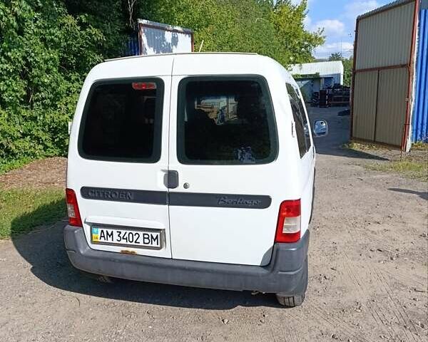 Белый Ситроен Берлинго, объемом двигателя 1.56 л и пробегом 364 тыс. км за 4100 $, фото 19 на Automoto.ua