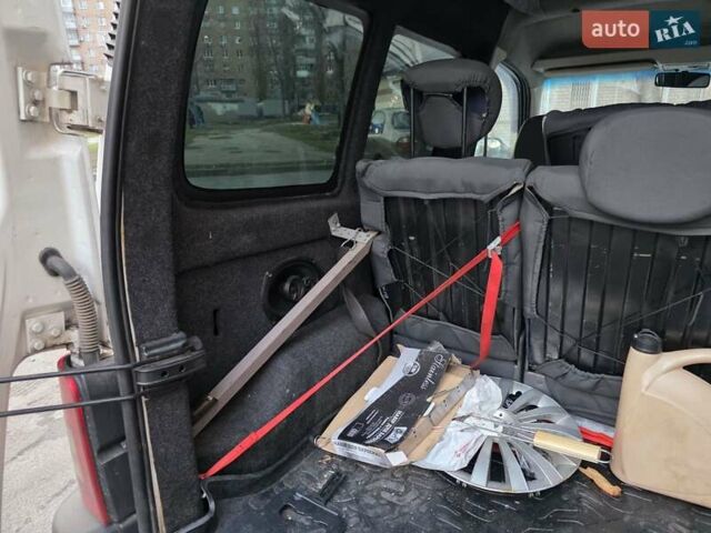 Білий Сітроен Берлінго, об'ємом двигуна 1.56 л та пробігом 294 тис. км за 2900 $, фото 15 на Automoto.ua