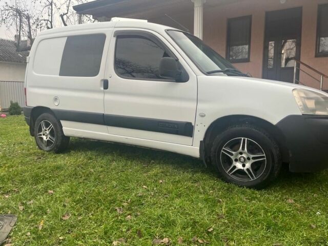 Білий Сітроен Берлінго, об'ємом двигуна 1.6 л та пробігом 321 тис. км за 4150 $, фото 1 на Automoto.ua