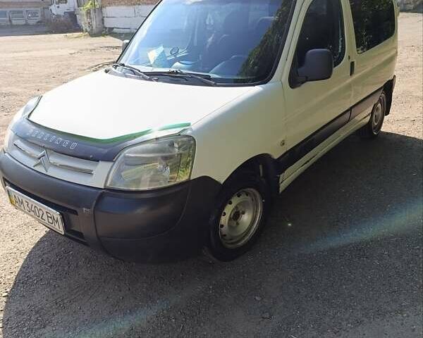 Белый Ситроен Берлинго, объемом двигателя 1.56 л и пробегом 364 тыс. км за 4100 $, фото 21 на Automoto.ua