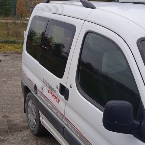 Белый Ситроен Берлинго, объемом двигателя 1.6 л и пробегом 200 тыс. км за 4300 $, фото 7 на Automoto.ua