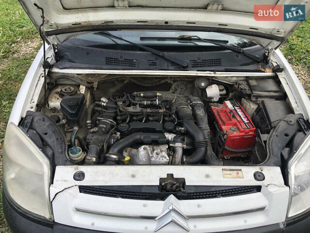 Белый Ситроен Берлинго, объемом двигателя 1.56 л и пробегом 356 тыс. км за 2700 $, фото 10 на Automoto.ua