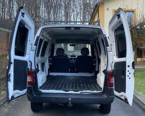 Белый Ситроен Берлинго, объемом двигателя 1.6 л и пробегом 182 тыс. км за 3350 $, фото 6 на Automoto.ua