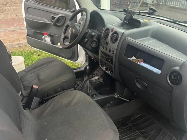 Білий Сітроен Берлінго, об'ємом двигуна 1.6 л та пробігом 321 тис. км за 4150 $, фото 4 на Automoto.ua