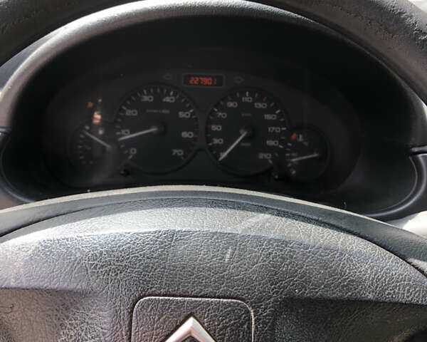 Белый Ситроен Берлинго, объемом двигателя 1.6 л и пробегом 227 тыс. км за 2200 $, фото 3 на Automoto.ua