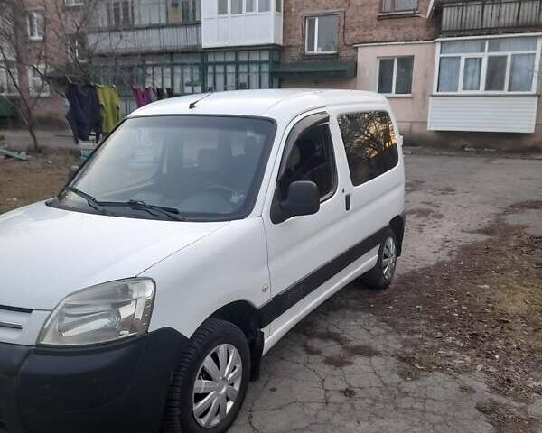 Белый Ситроен Берлинго, объемом двигателя 1.6 л и пробегом 328 тыс. км за 4000 $, фото 4 на Automoto.ua