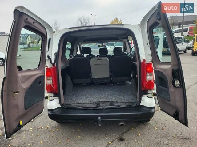 Белый Ситроен Берлинго, объемом двигателя 1.6 л и пробегом 237 тыс. км за 5999 $, фото 89 на Automoto.ua