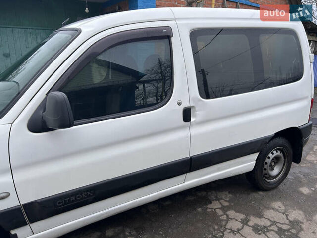 Белый Ситроен Берлинго, объемом двигателя 1.56 л и пробегом 313 тыс. км за 3400 $, фото 11 на Automoto.ua