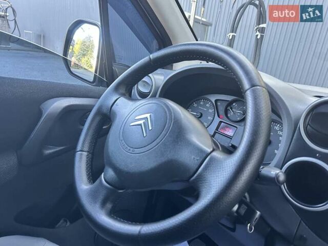 Белый Ситроен Берлинго, объемом двигателя 1.56 л и пробегом 263 тыс. км за 5690 $, фото 57 на Automoto.ua