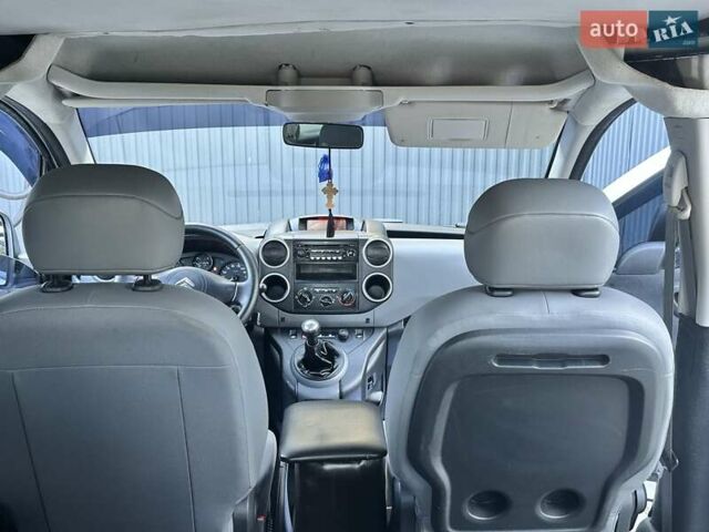 Белый Ситроен Берлинго, объемом двигателя 1.56 л и пробегом 263 тыс. км за 5690 $, фото 72 на Automoto.ua
