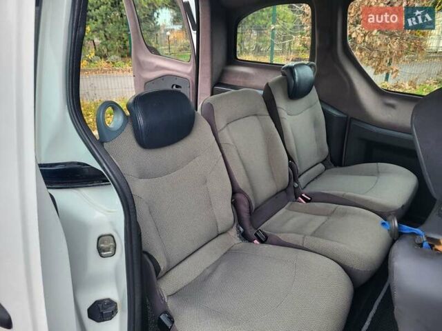 Белый Ситроен Берлинго, объемом двигателя 1.6 л и пробегом 237 тыс. км за 5999 $, фото 33 на Automoto.ua