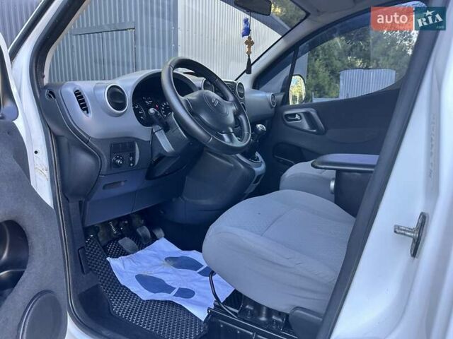 Белый Ситроен Берлинго, объемом двигателя 1.56 л и пробегом 263 тыс. км за 5690 $, фото 42 на Automoto.ua